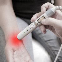 Hlavní obrázek - Revmatoidní artritida není jen nemoc kloubů – pacientům hrozí vyšší riziko zlomenin, infarktu či plicní embolie