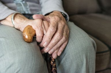 Hlavní obrázek - Revmatologů je málo, potřebujeme dvojnásobek, říkají odborníci – mnoho revmatiků nemá nasazenou účinnou léčbu